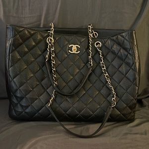 “SOLD” Authentic 100% Classic Chanel quilted tote